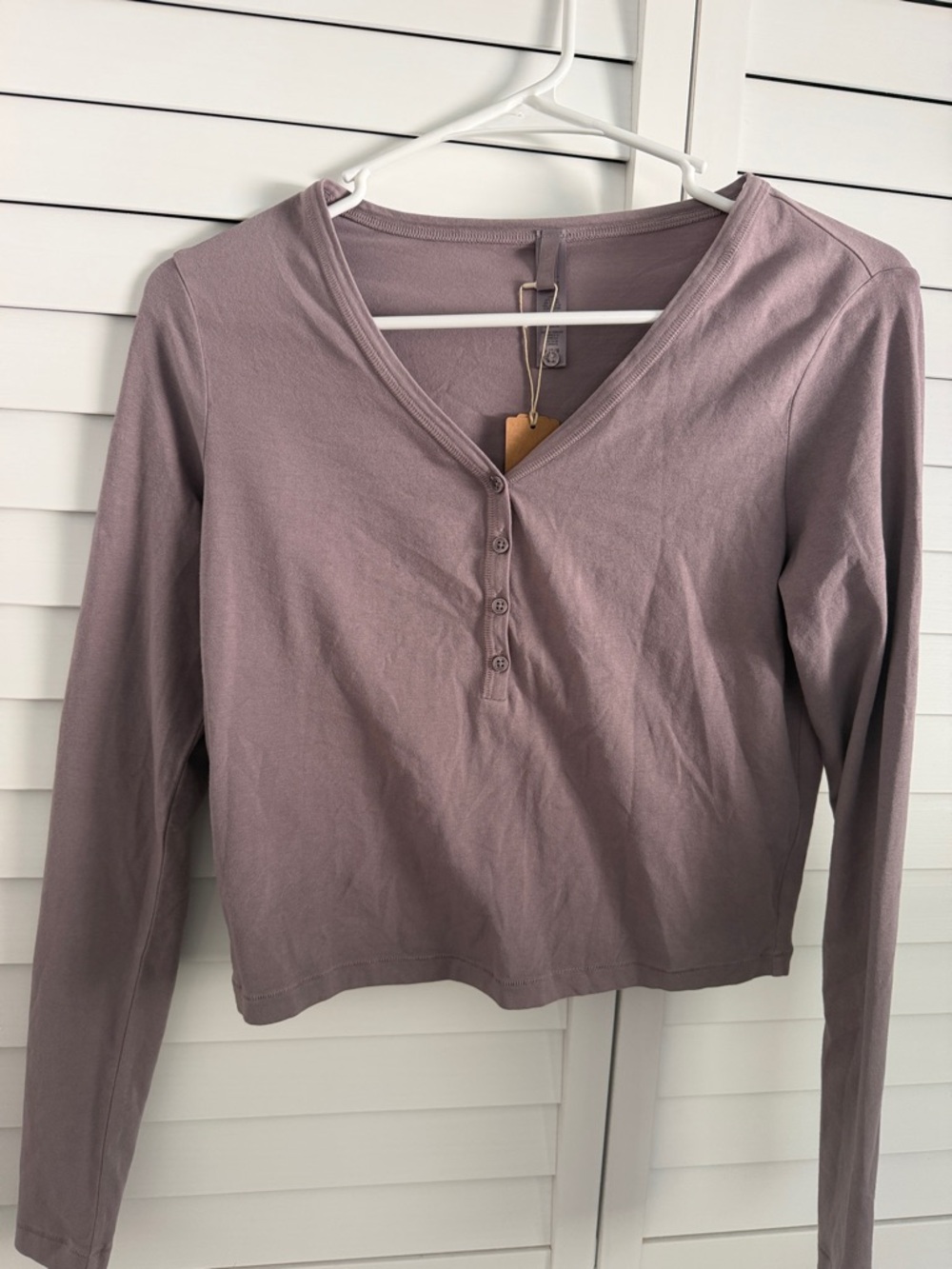 SKIMS Long Sleeve V-Neck Henley Top - Mauve
